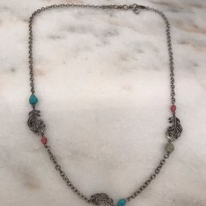 Cute necklace lightly used.